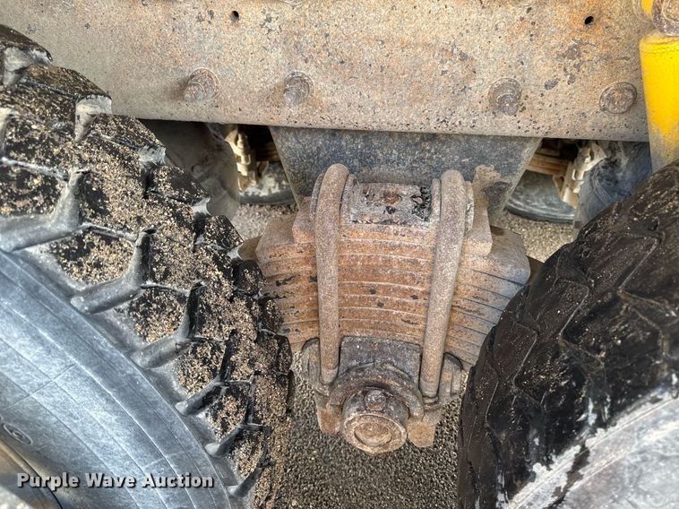 image for item EM3718 2005 Mack CV dump truck