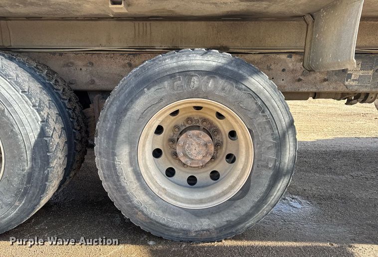 image for item EM3718 2005 Mack CV dump truck