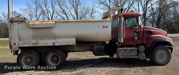image for item EM3719 2003 Mack CV Series dump truck