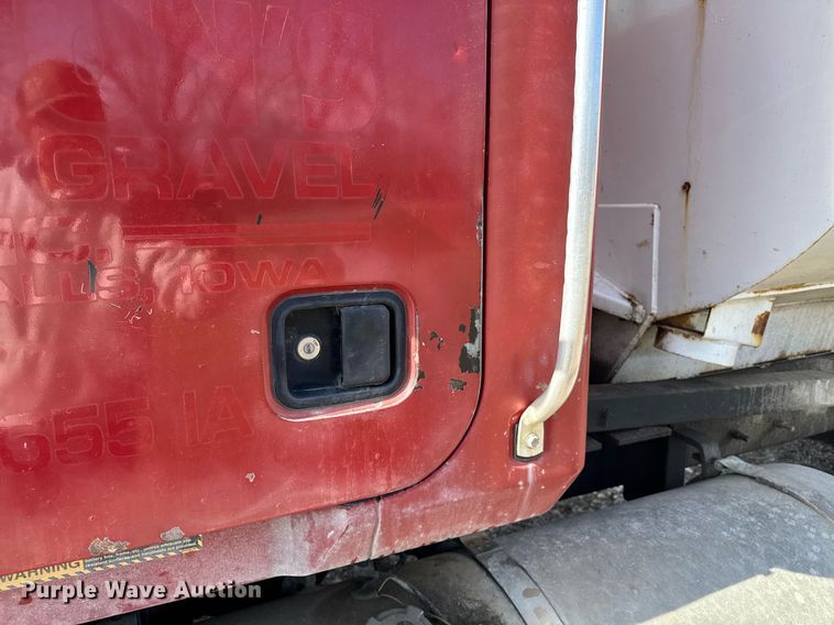 image for item EM3719 2003 Mack CV Series dump truck