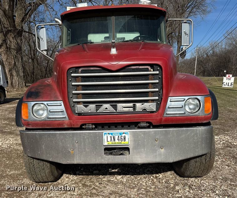 image for item EM3719 2003 Mack CV Series dump truck