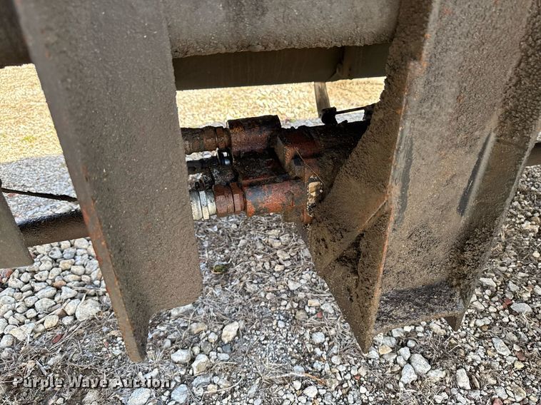 image for item EM3719 2003 Mack CV Series dump truck