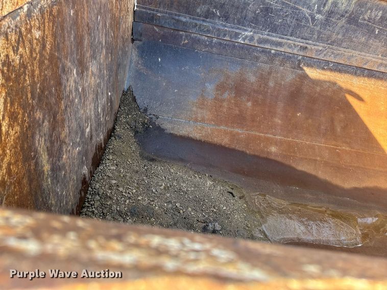 image for item EM3719 2003 Mack CV Series dump truck