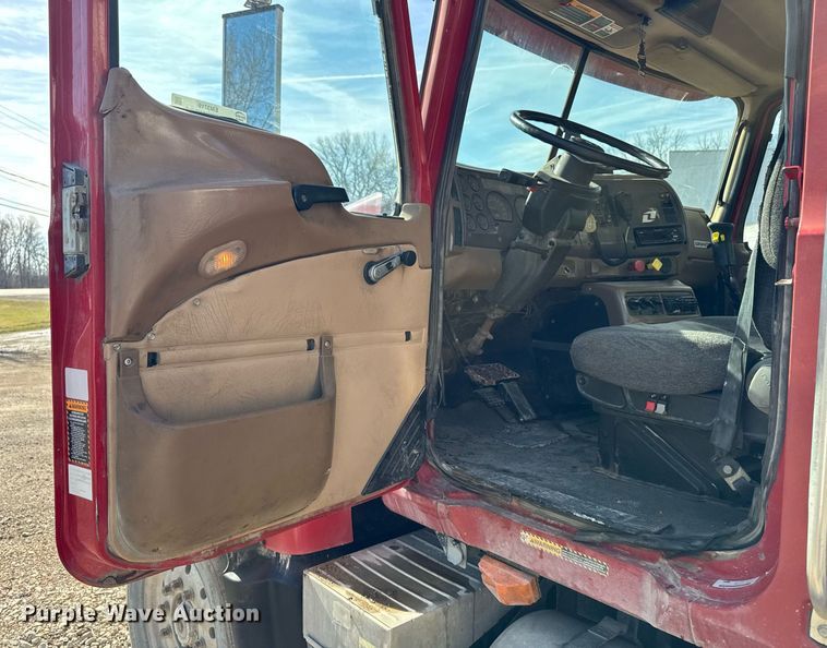 image for item EM3719 2003 Mack CV Series dump truck