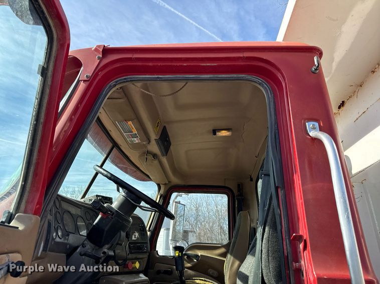 image for item EM3719 2003 Mack CV Series dump truck