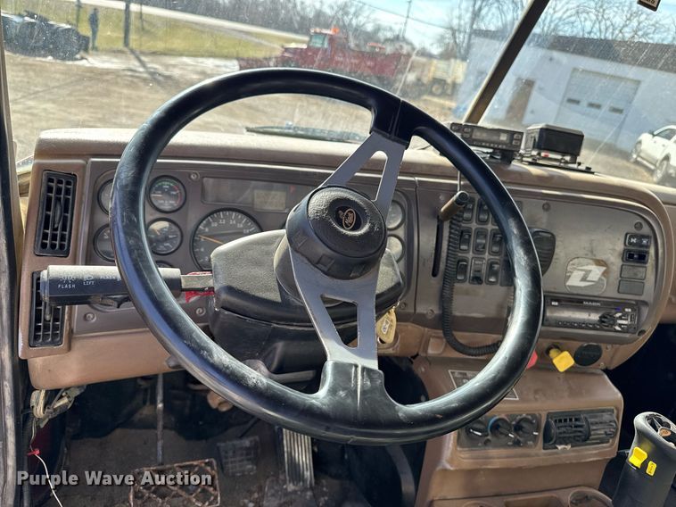 image for item EM3719 2003 Mack CV Series dump truck