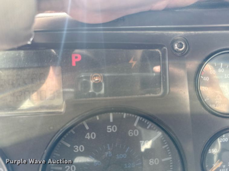 image for item EM3719 2003 Mack CV Series dump truck