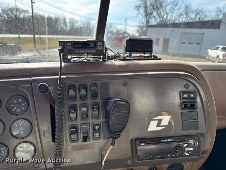 image for item EM3719 2003 Mack CV Series dump truck