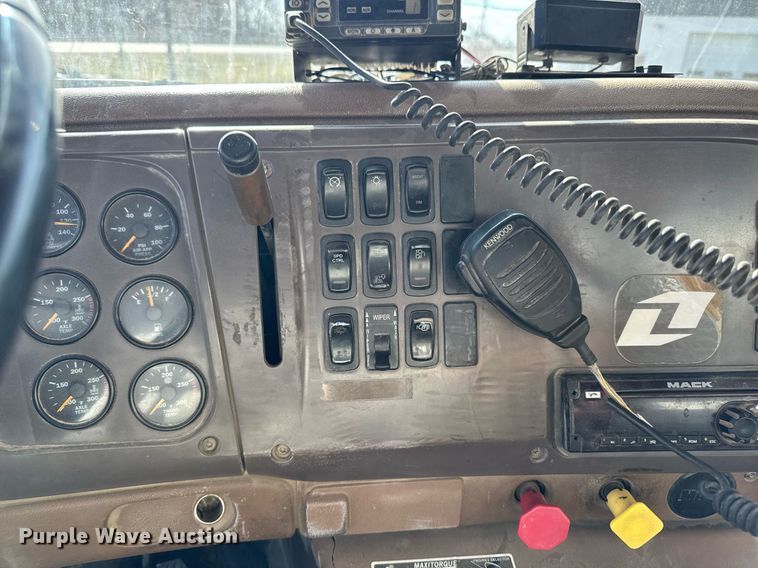 image for item EM3719 2003 Mack CV Series dump truck