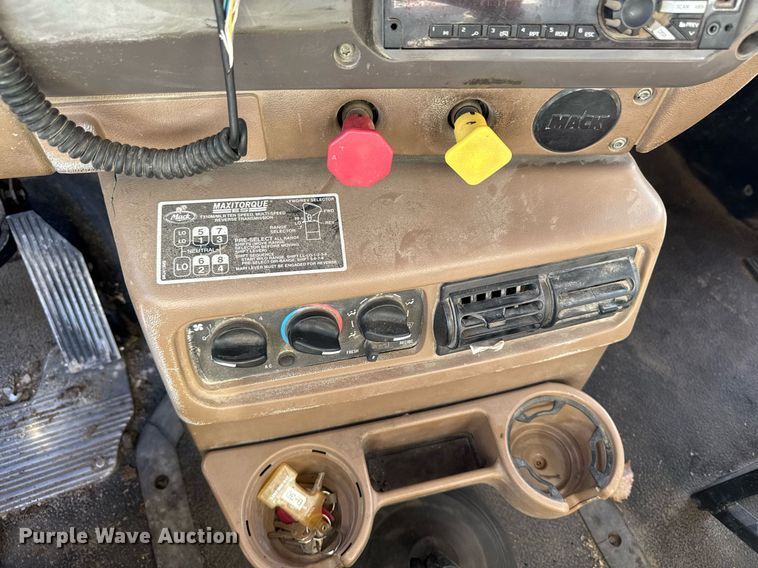 image for item EM3719 2003 Mack CV Series dump truck