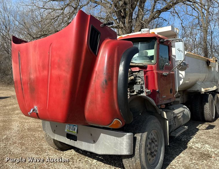 image for item EM3719 2003 Mack CV Series dump truck