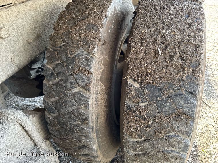 image for item EM3719 2003 Mack CV Series dump truck