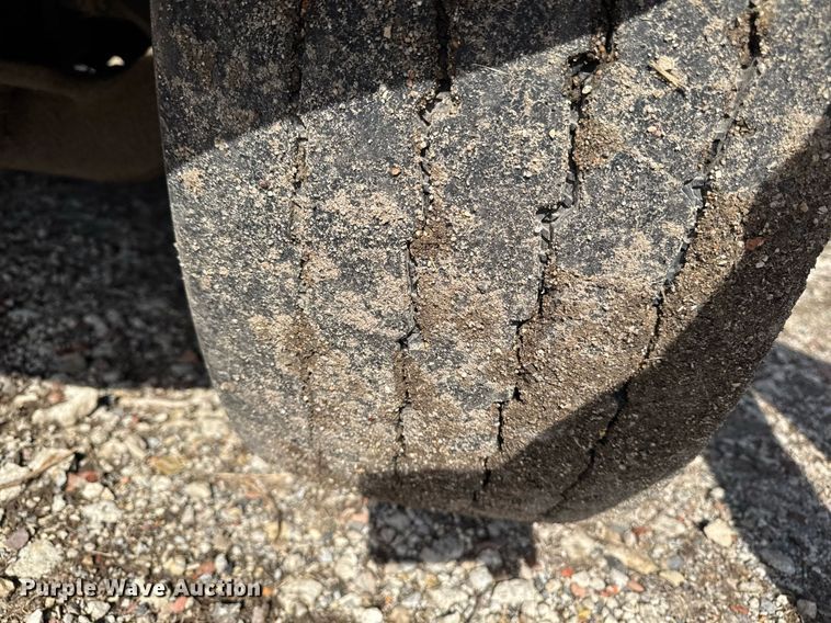 image for item EM3719 2003 Mack CV Series dump truck