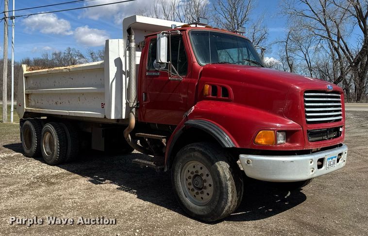image for item EM3720 1997 Ford LT8513 dump truck