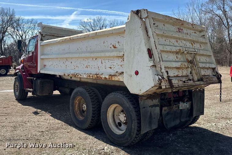 image for item EM3720 1997 Ford LT8513 dump truck