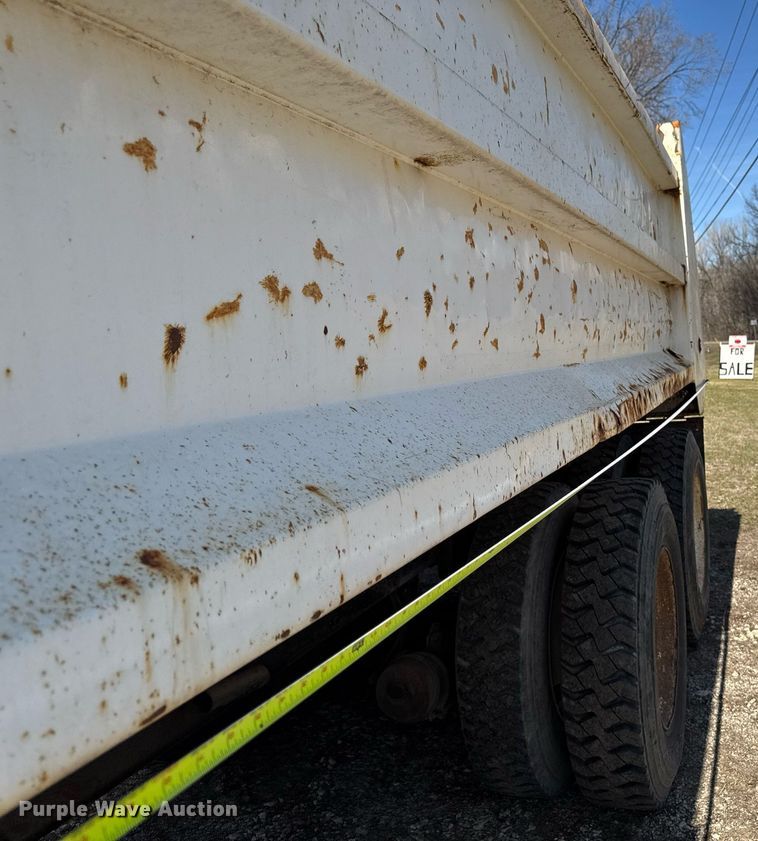 image for item EM3720 1997 Ford LT8513 dump truck