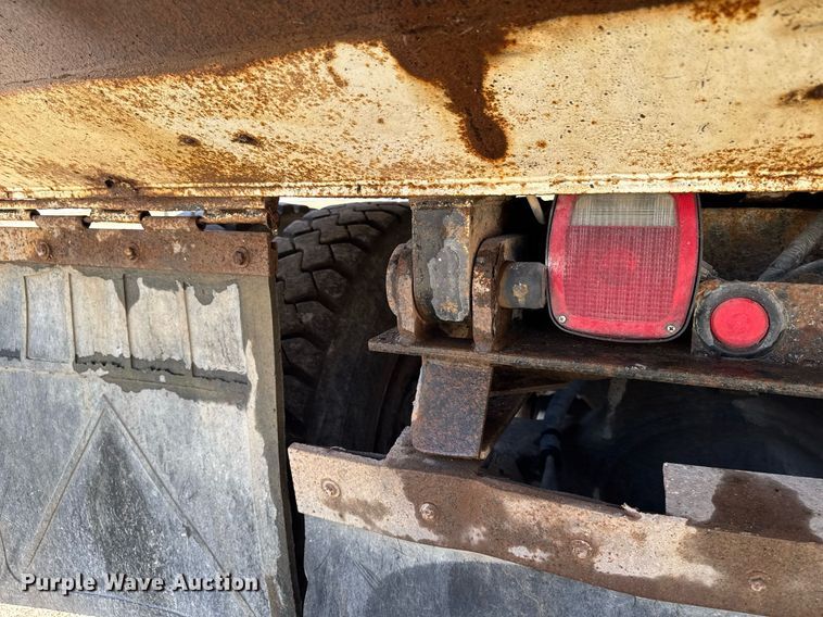 image for item EM3720 1997 Ford LT8513 dump truck