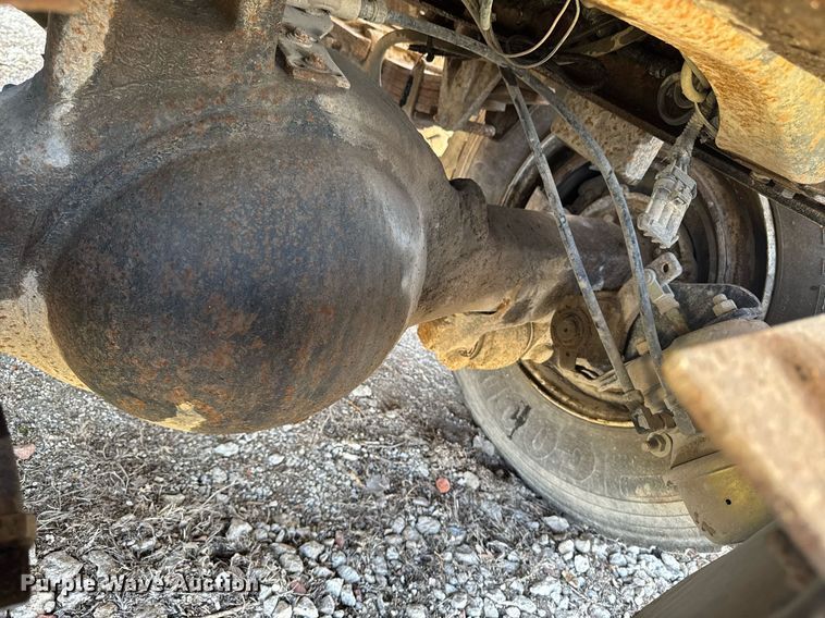 image for item EM3720 1997 Ford LT8513 dump truck