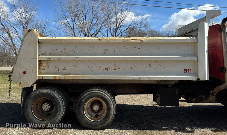 image for item EM3720 1997 Ford LT8513 dump truck