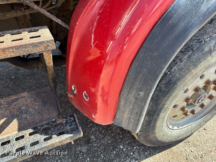 image for item EM3720 1997 Ford LT8513 dump truck