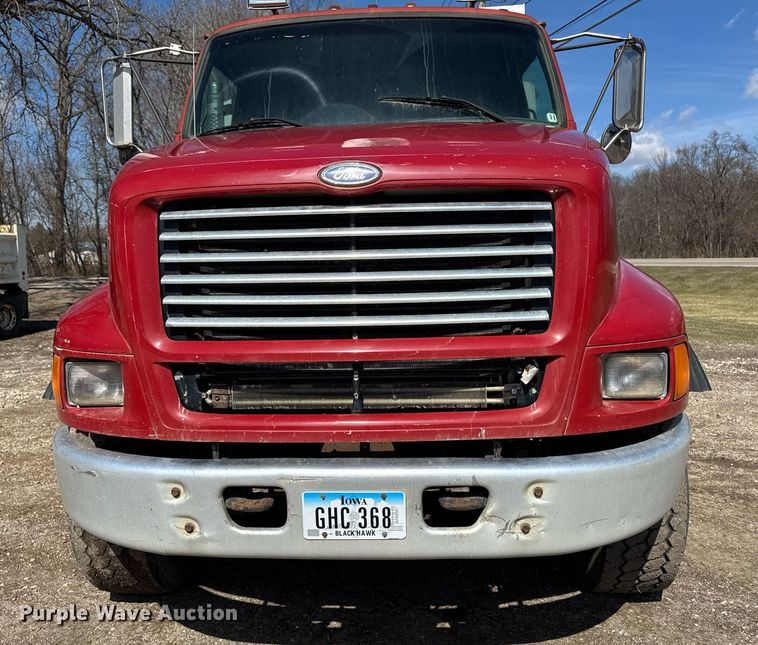 image for item EM3720 1997 Ford LT8513 dump truck