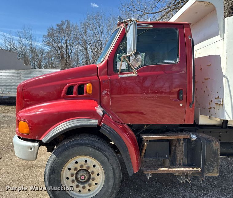 image for item EM3720 1997 Ford LT8513 dump truck