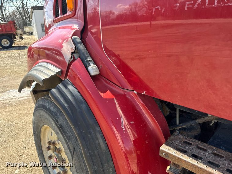 image for item EM3720 1997 Ford LT8513 dump truck