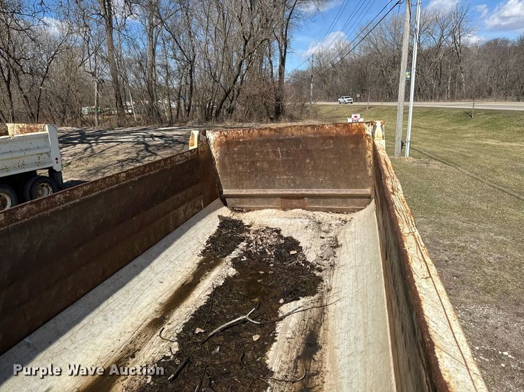 image for item EM3720 1997 Ford LT8513 dump truck