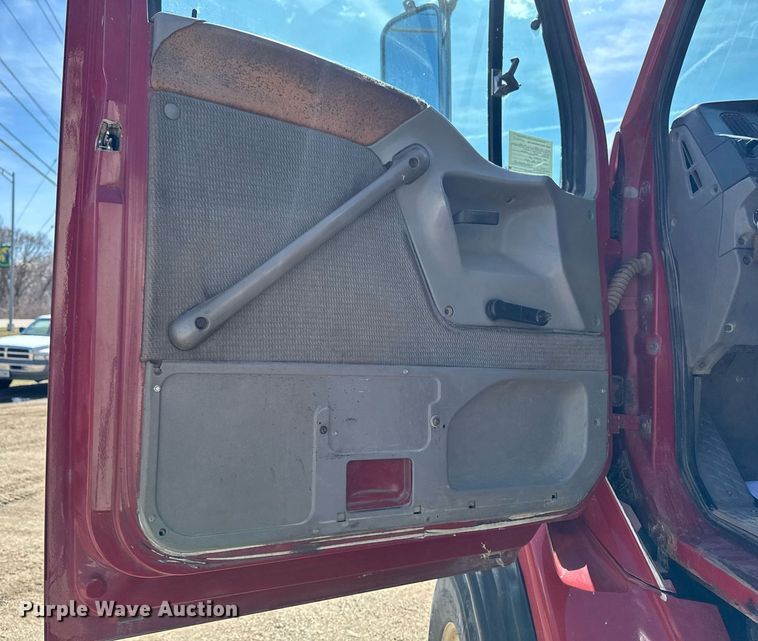 image for item EM3720 1997 Ford LT8513 dump truck