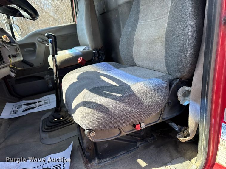 image for item EM3720 1997 Ford LT8513 dump truck