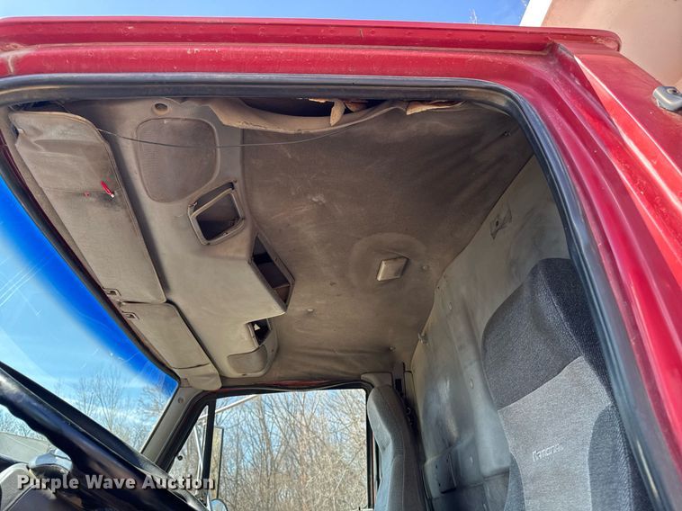 image for item EM3720 1997 Ford LT8513 dump truck