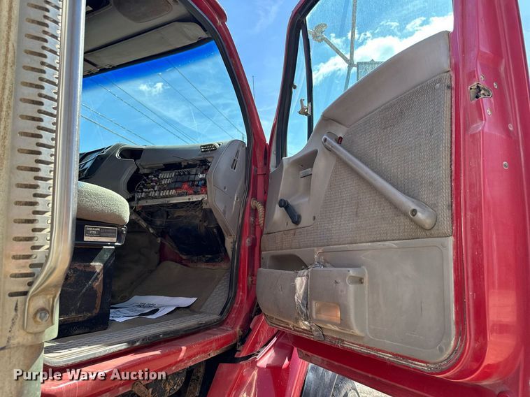 image for item EM3720 1997 Ford LT8513 dump truck