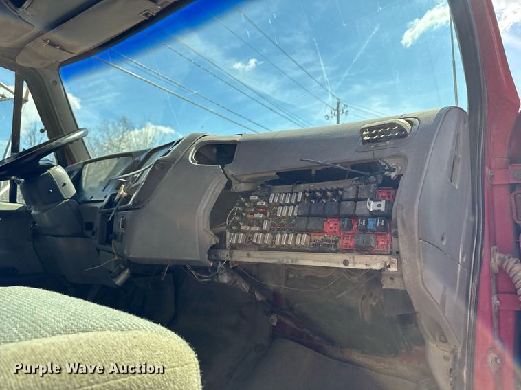 image for item EM3720 1997 Ford LT8513 dump truck