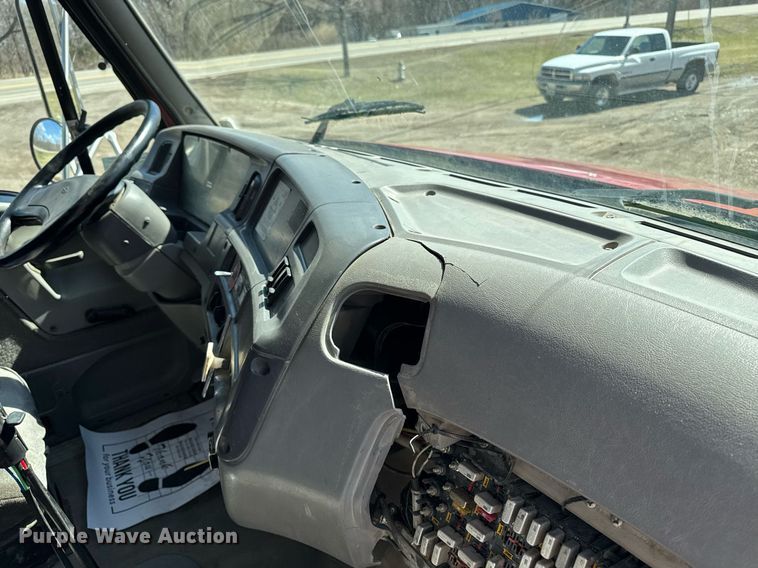 image for item EM3720 1997 Ford LT8513 dump truck