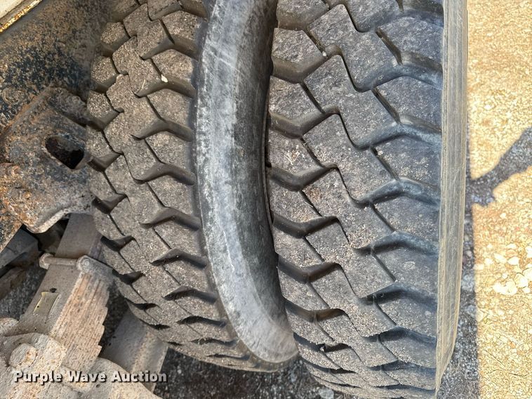 image for item EM3720 1997 Ford LT8513 dump truck