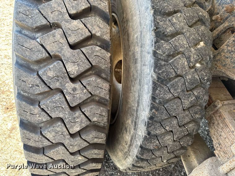 image for item EM3720 1997 Ford LT8513 dump truck