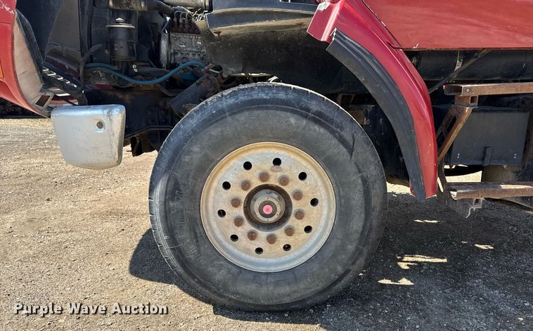 image for item EM3720 1997 Ford LT8513 dump truck