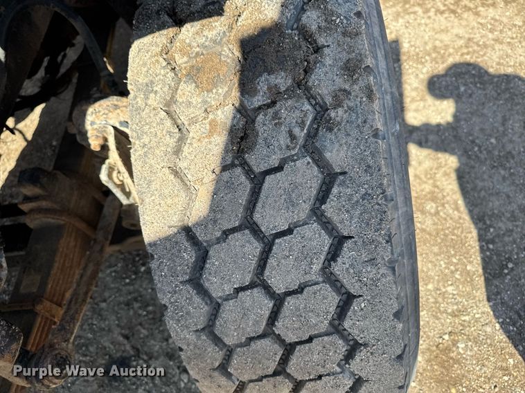 image for item EM3720 1997 Ford LT8513 dump truck