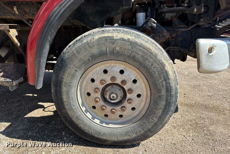 image for item EM3720 1997 Ford LT8513 dump truck