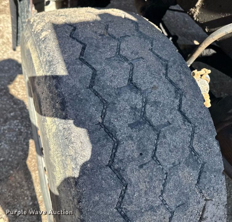 image for item EM3720 1997 Ford LT8513 dump truck