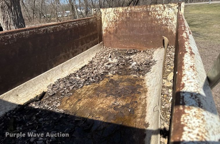 image for item EM3722 2000 Freightliner FL80 dump truck