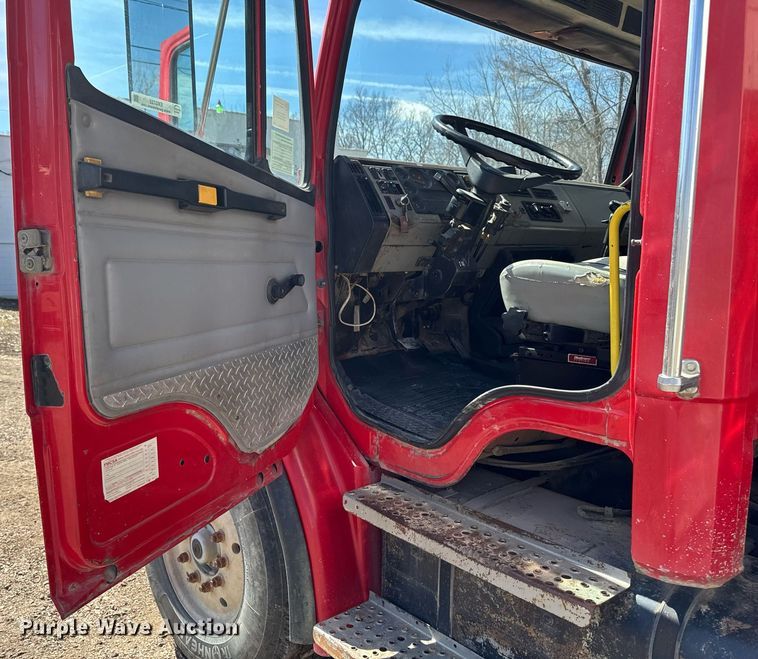 image for item EM3722 2000 Freightliner FL80 dump truck