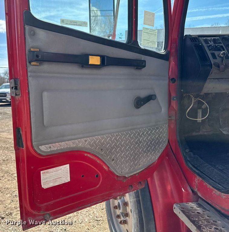 image for item EM3722 2000 Freightliner FL80 dump truck