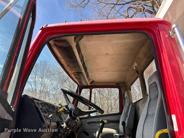 image for item EM3722 2000 Freightliner FL80 dump truck