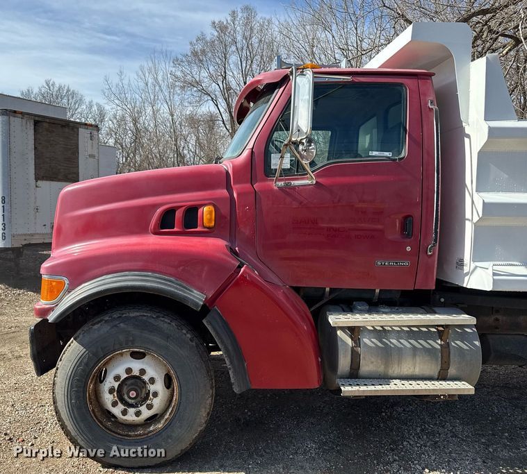 image for item EM3724 2000 Sterling  L8511 dump truck