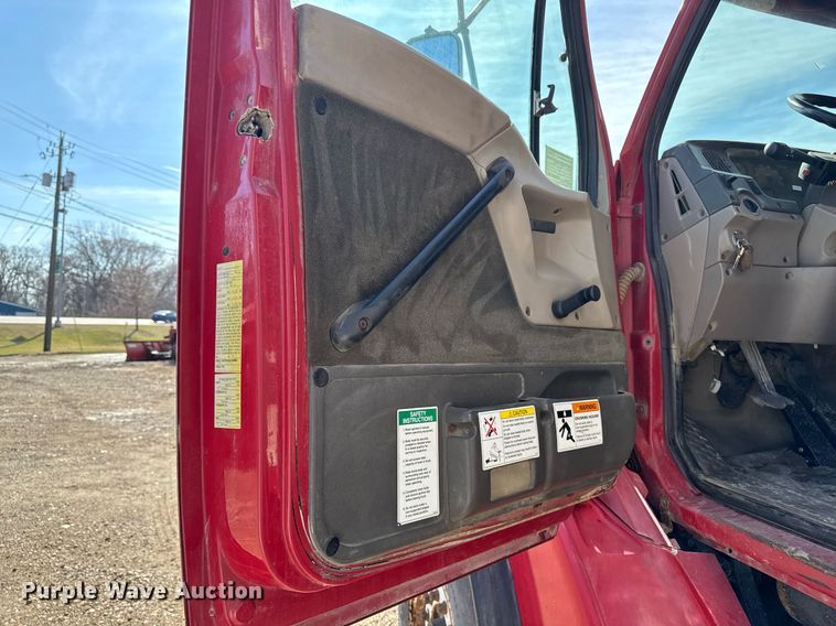 image for item EM3724 2000 Sterling  L8511 dump truck