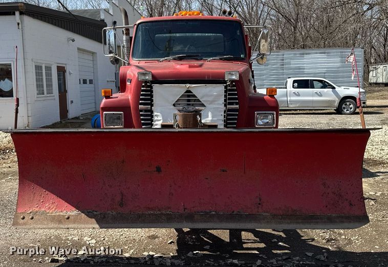 image for item EM3725 1994 Ford LN8000 dump truck
