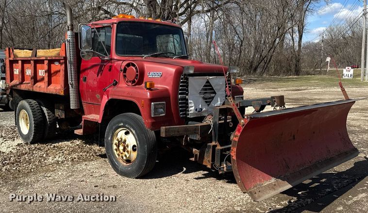 image for item EM3725 1994 Ford LN8000 dump truck