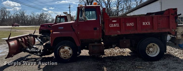 image for item EM3725 1994 Ford LN8000 dump truck