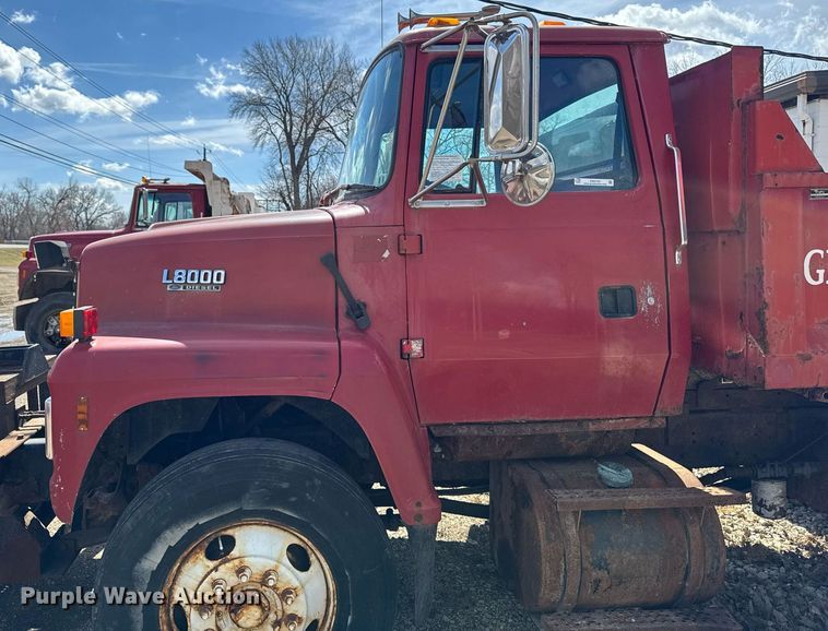 image for item EM3725 1994 Ford LN8000 dump truck